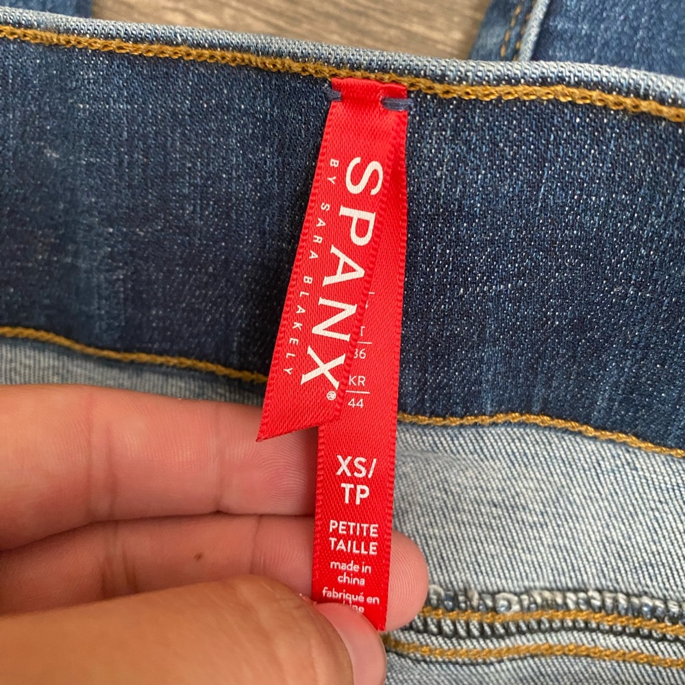 SPANX distressed ankle skinny jeans medium wash NWOT‎ size xs - Picture 11 of 11